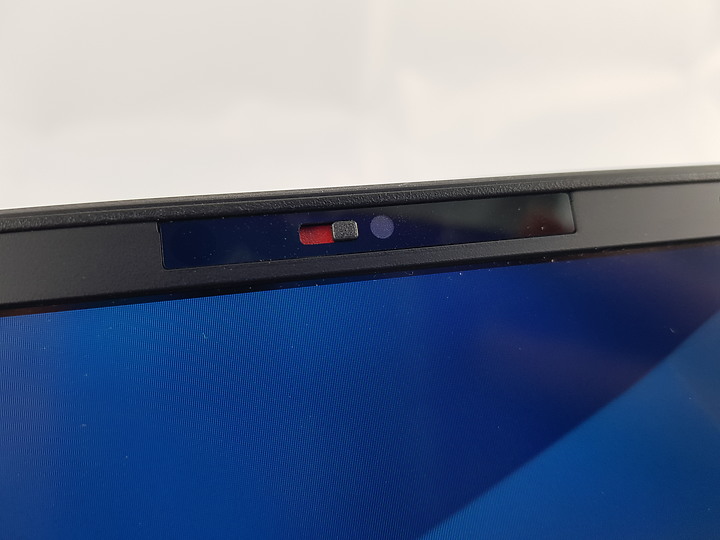 「小亞開箱」ASUS B9450F 極輕．疾快展現商務該有的風格