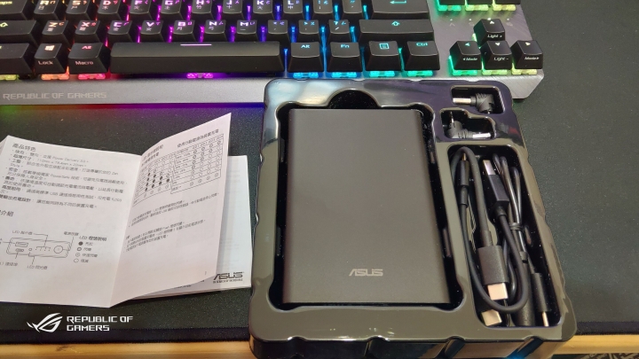 【ROG Chariot RGB SL300C】RGB電競椅（簡單開箱）
