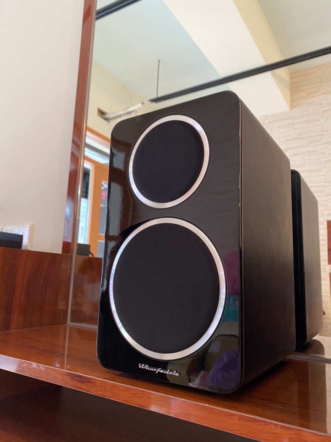 kef lsx mobile01
