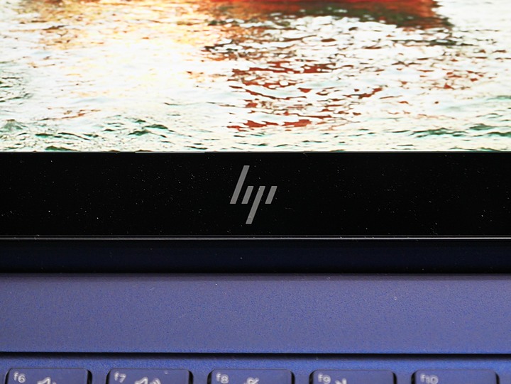 造型吸睛、輕巧便攜、使用順暢 — 商用筆電的最優選 — 《HP EliteBook Dragonfly》體驗心得