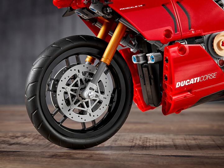 【海外快訊】DUCATI Panigale V4R 樂高版來了！LEGO Technic #42107 八月上市！