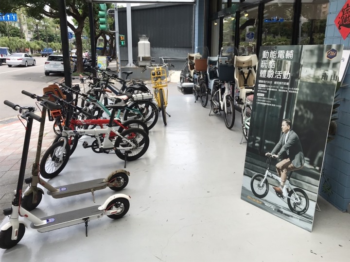 文長圖多-逛單車店逛到第一次體驗高級髮廊