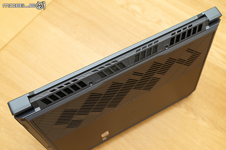 ASUS ProArt StudioBook Pro X W730 測試 隨行的創意工作站！
