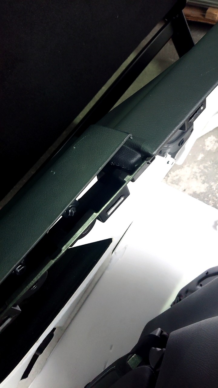 V250d後座低音喇叭更換紀錄兼隔音強化工程