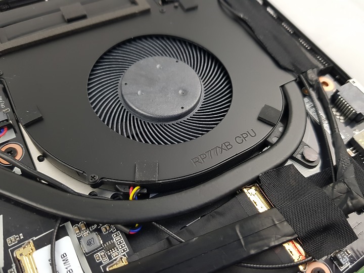 點我看大圖 【小宅開箱】【評測】技嘉GIGABYTE AERO 17 XB 第十代 全新跨界筆電 顛覆你的想像