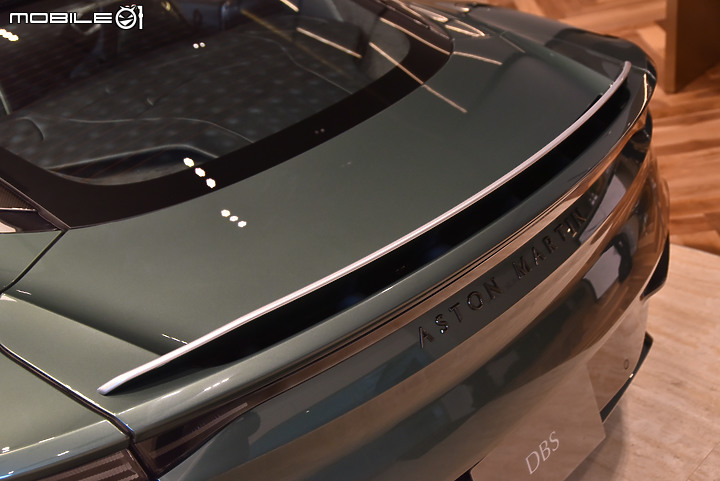 【採訪】敞篷的浪漫,Aston Martin DBS Superleggera Volante/DBS Inspired by DBR1抵台現身!