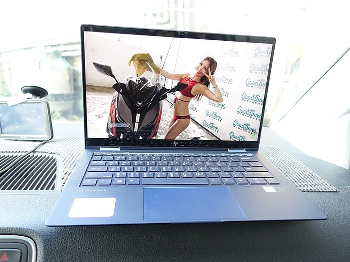造型吸睛、輕巧便攜、使用順暢 — 商用筆電的最優選 — 《HP EliteBook Dragonfly》體驗心得