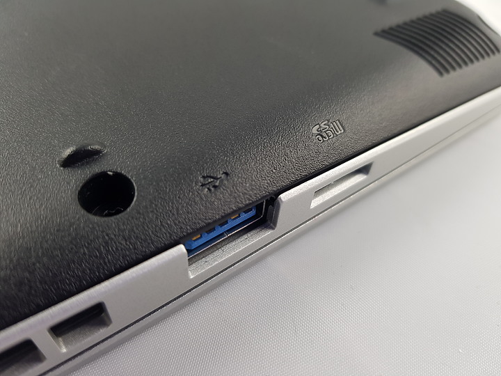 『小亞開箱』dynabook Satellite L40-G 繼承"TOSHIBA"的意志傳承