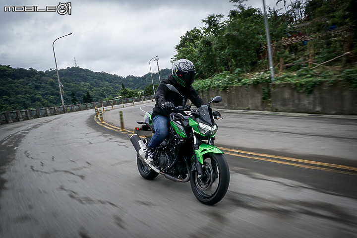 Kawasaki Z400 試駕 從低轉就讓人驚豔