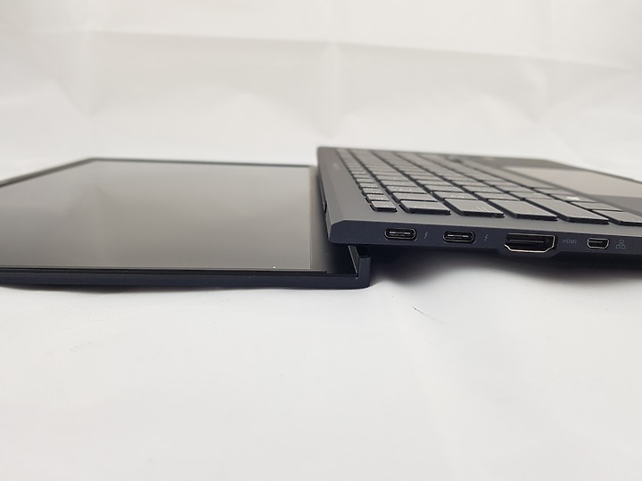 「小亞開箱」ASUS B9450F 極輕．疾快展現商務該有的風格