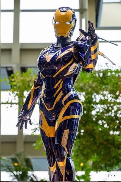 外國女 Coser 神還原小辣椒救援裝甲!(有影片)