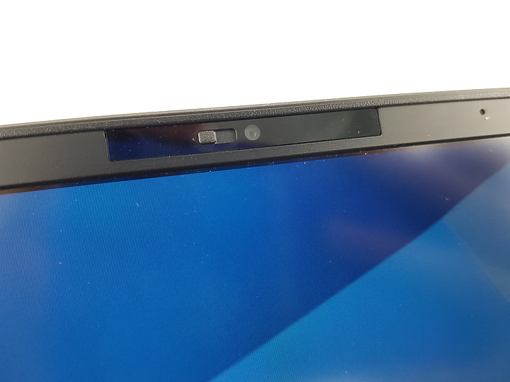 「小亞開箱」ASUS B9450F 極輕．疾快展現商務該有的風格