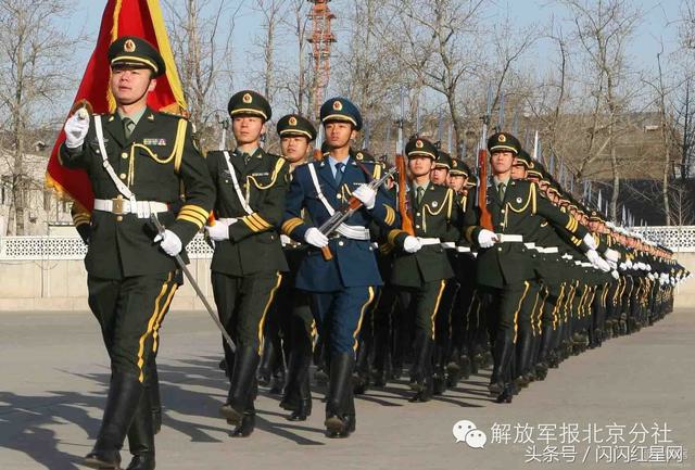 漲姿勢｜向解放軍三軍儀仗隊和武警國旗護衛隊學學怎樣擦皮鞋
