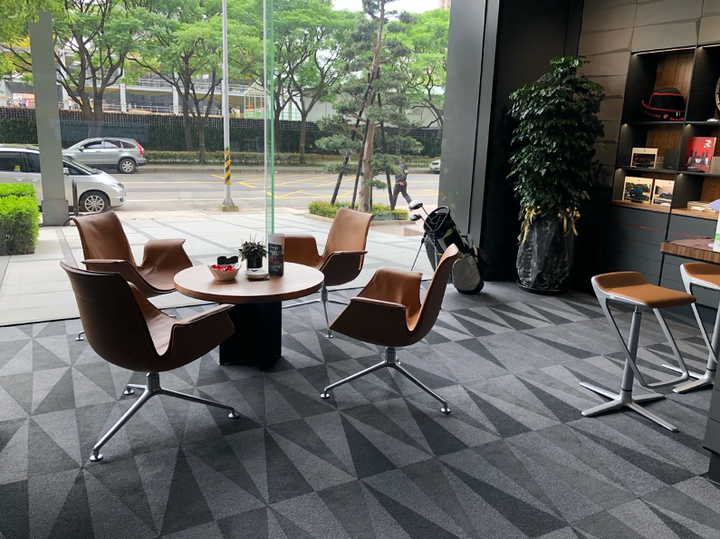 Porsche桃園概念店賞車＋Panamera試乘分享
