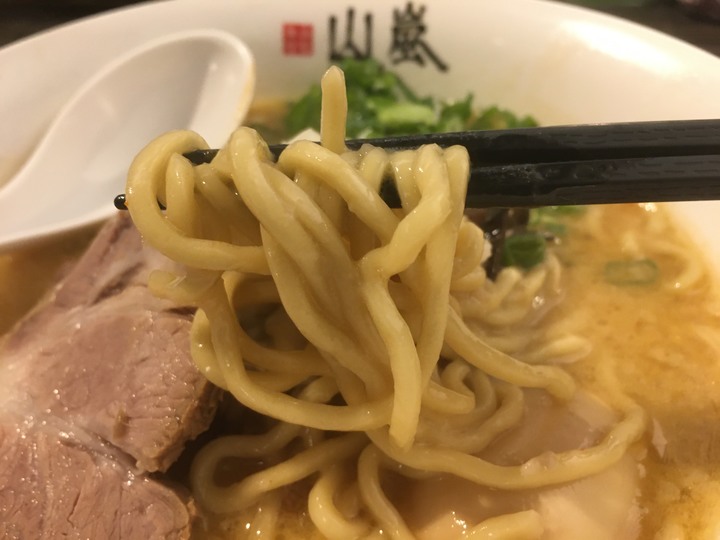 [食記] 山嵐拉麵，台灣台北，古亭本店的限定美味，味噌豚骨拉麵