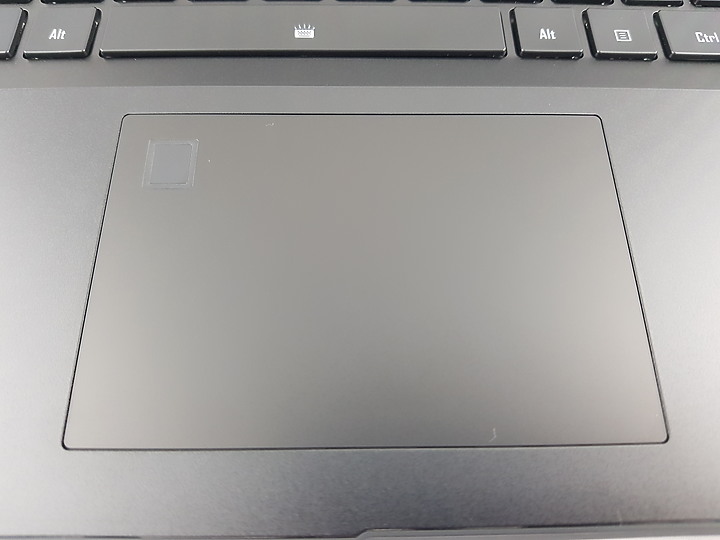 點我看大圖 【小宅開箱】【評測】技嘉GIGABYTE AERO 17 XB 第十代 全新跨界筆電 顛覆你的想像