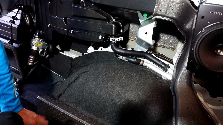 V250d後座低音喇叭更換紀錄兼隔音強化工程