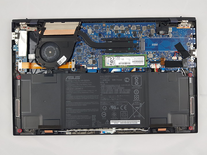 點我看大圖 「小亞開箱」ASUS B9450F 極輕.疾快展現商務該有的風格