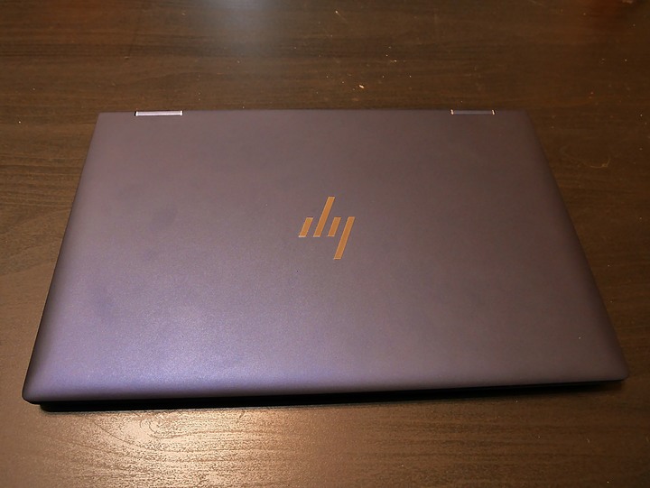 造型吸睛、輕巧便攜、使用順暢 — 商用筆電的最優選 — 《HP EliteBook Dragonfly》體驗心得