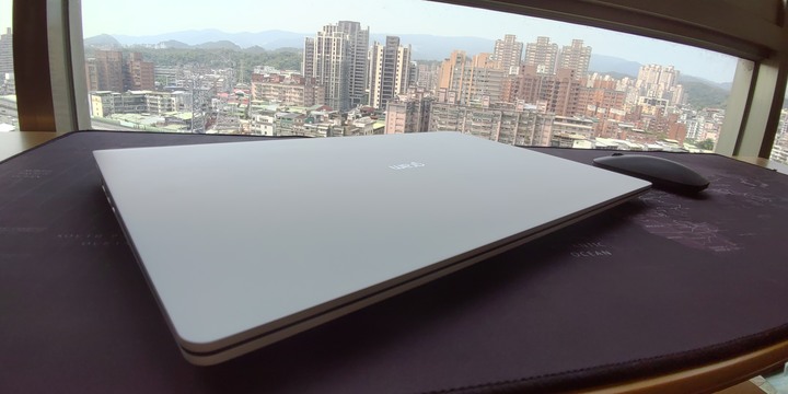 15.6" ~17.3"筆電該怎麼選? 電競、輕薄、蘋果MBP?最終選擇微開箱
