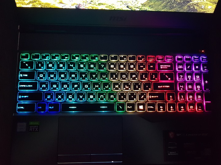 「小亞開箱」MSI GP65 Leopard 9SE 電競筆電，非用我不可