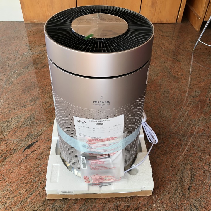 [開箱] LG PuriCare™ WiFi 360°空氣清淨機 [AS601DPT0 銀色][去除懸浮粒子,維持空氣好品質!]
