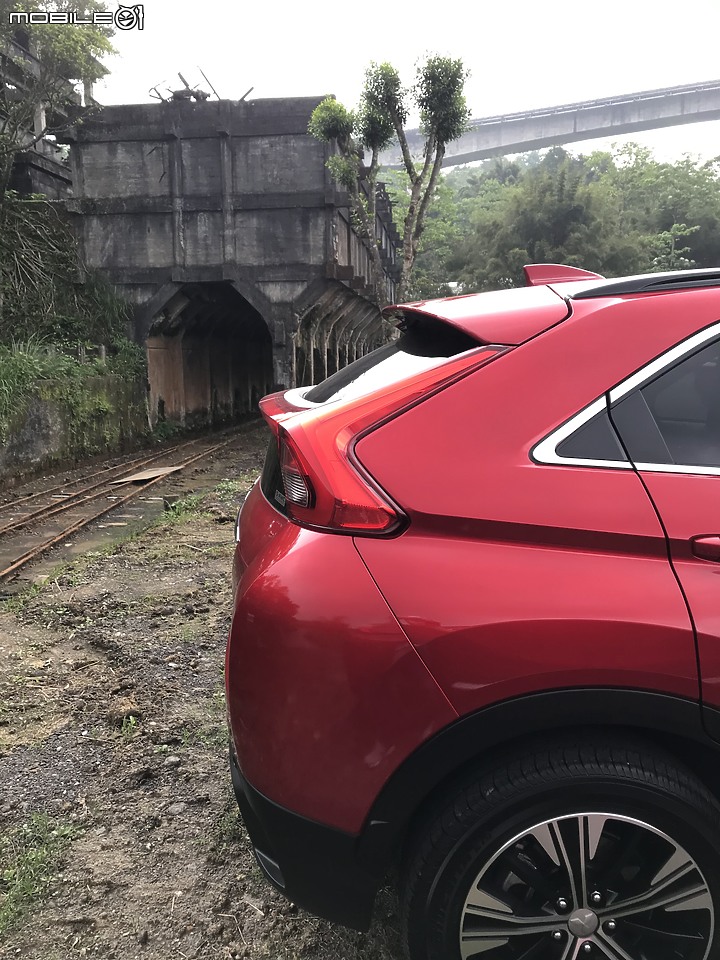 點我看大圖 <圖多> 雙五星安全認證的Eclipse Cross 讓我們重溫戀愛的感覺