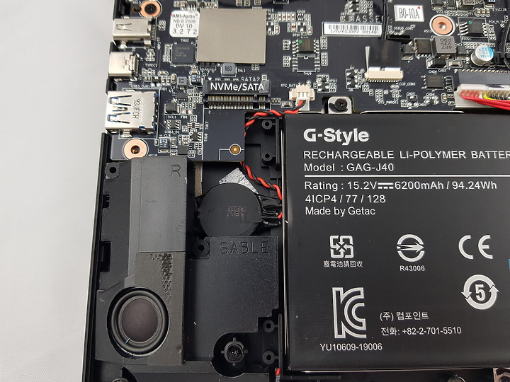 點我看大圖 【小宅開箱】【評測】技嘉GIGABYTE AERO 17 XB 第十代 全新跨界筆電 顛覆你的想像