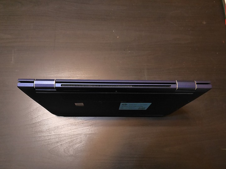 造型吸睛、輕巧便攜、使用順暢 — 商用筆電的最優選 — 《HP EliteBook Dragonfly》體驗心得