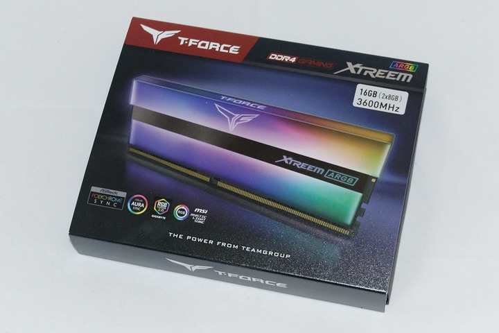 十銓 T-FORCE XTREEM ARGB DDR4 3600 8Gx2 C18 開箱測試 / 濺渡式鏡面、展現獨特 RGB 燈效