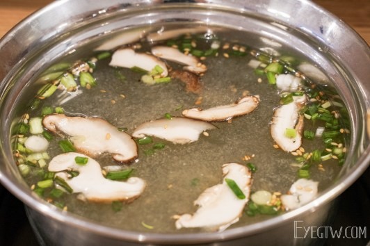 (食記)法國|馬賽美食大集合|大吃海鮮拼盤|瘋狂日式迴轉火鍋吃到飽|必吃Bouillabaisse馬賽魚湯|推薦好用餐廳訂位 APP