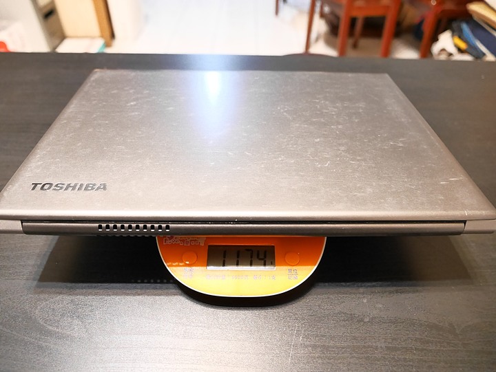 造型吸睛、輕巧便攜、使用順暢 — 商用筆電的最優選 — 《HP EliteBook Dragonfly》體驗心得