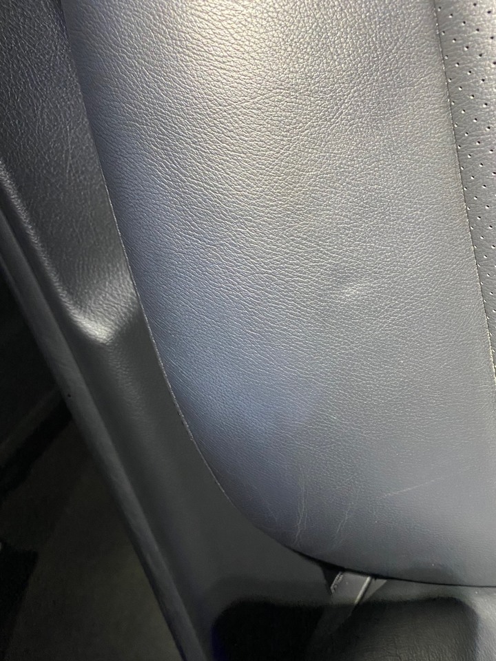 RAV4 (2012)皮椅變色<心急>
