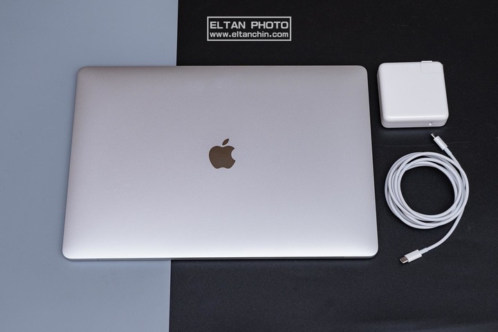 【評測開箱】300元電競筆電轉檔效能居然贏過8900元的Macbook Pro 16吋？