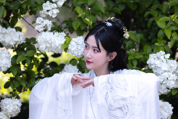 午後野餐, 精緻美女.....有點像林依晨