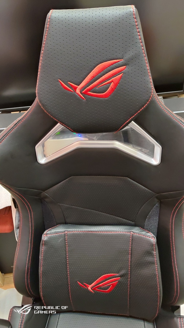 【ROG Chariot RGB SL300C】RGB電競椅（簡單開箱）