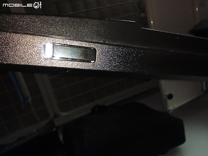 [不專業開箱]MSI Optix MAG272 27型 VA 165Hz 電競螢幕