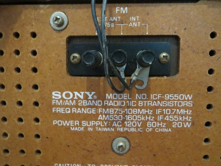 SONY ICF-9550W WHICH MADE IN TAIWAN SOUNDS GREAT !!