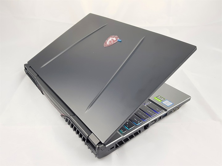 「小亞開箱」MSI GP65 Leopard 9SE 電競筆電，非用我不可