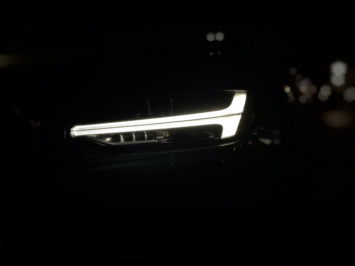 點我看大圖 初見,Volvo S90 T5 Momentum