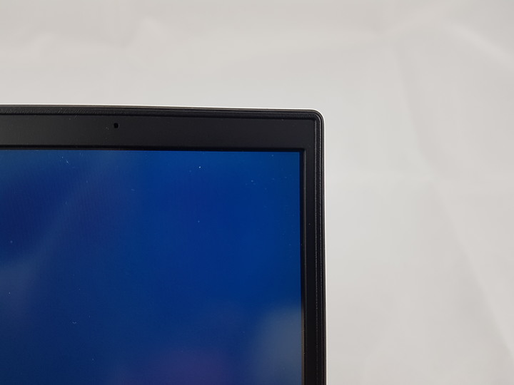 「小亞開箱」ASUS B9450F 極輕．疾快展現商務該有的風格