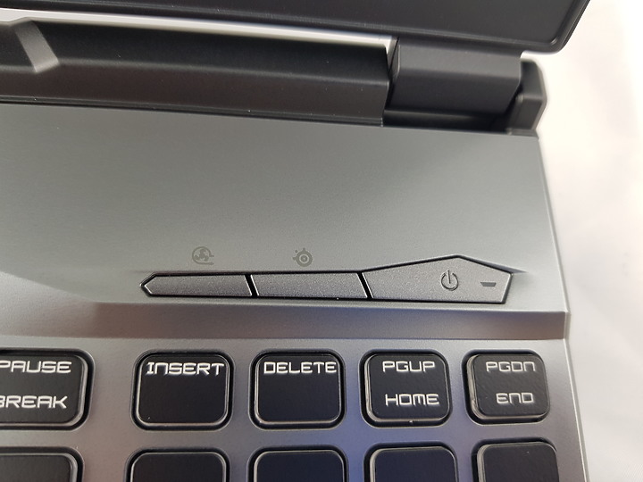 「小亞開箱」MSI GP65 Leopard 9SE 電競筆電，非用我不可