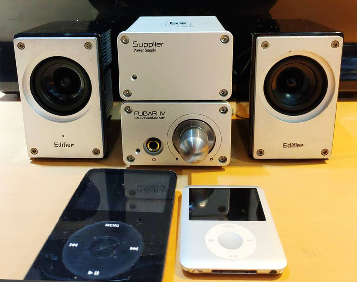 遲了13年的開箱 edifier mp210