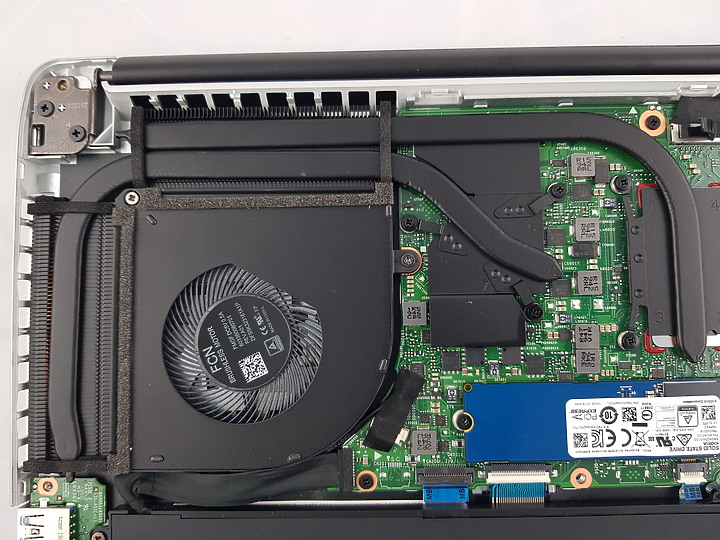 『小亞開箱』dynabook Satellite L40-G 繼承"TOSHIBA"的意志傳承
