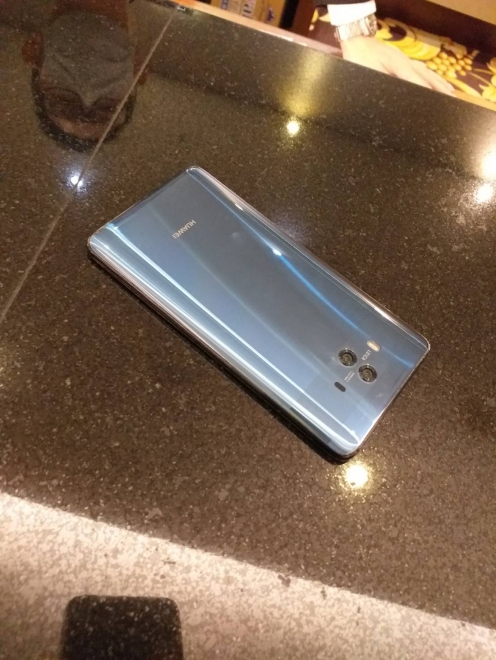 自己手癢換了背蓋