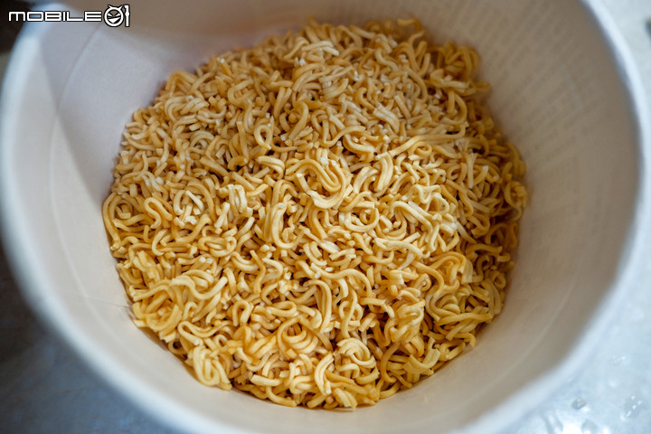 [ 暗黑料理 ] 泡麵炒飯 _ 單身男子的救星 [ 跟老婆吵架適用 ]