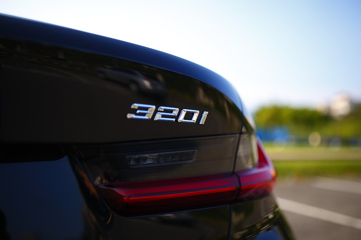 科技讓帥氣操控更完善-BMW G20 320i 滿千公里心得