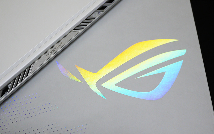 點我看大圖 終於搶到ROG Zephyrus G14 R9 AniMe有燈版!