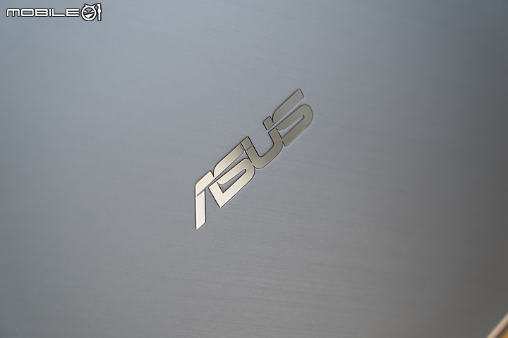 ASUS ProArt StudioBook Pro X W730 測試 隨行的創意工作站！
