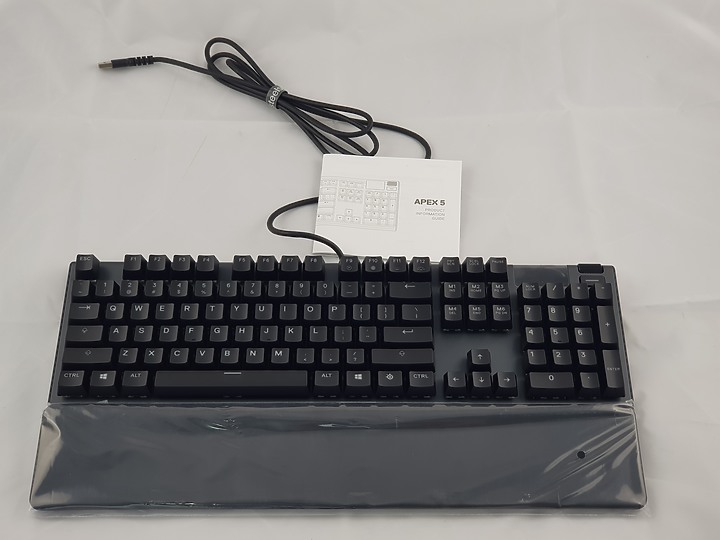 「小亞開箱」Steelseries APEX 5 混和青軸，OLED秀出圖特風格
